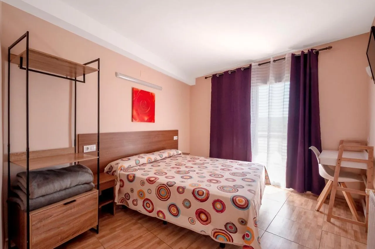 **  Hotel Silvia Empuriabrava Espagne
