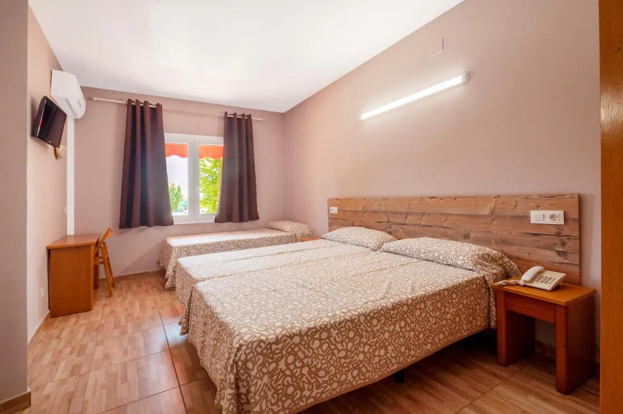 Hotel Silvia Empuriabrava 2*,
